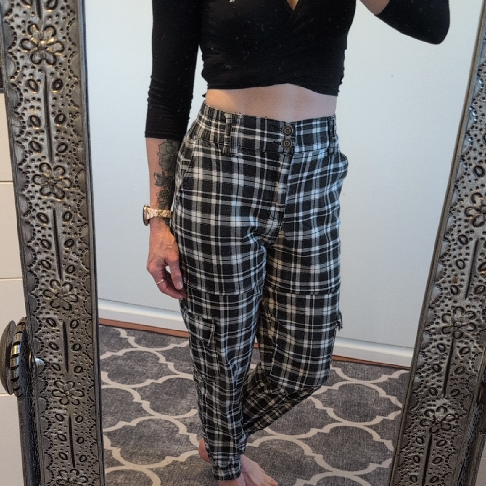 Hot Topic Black and White Checkered Women's Joggers
